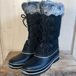 Size 10 Woman’s Khombu leather uppers fur lined 12” tall boot. WARM and so SOFT